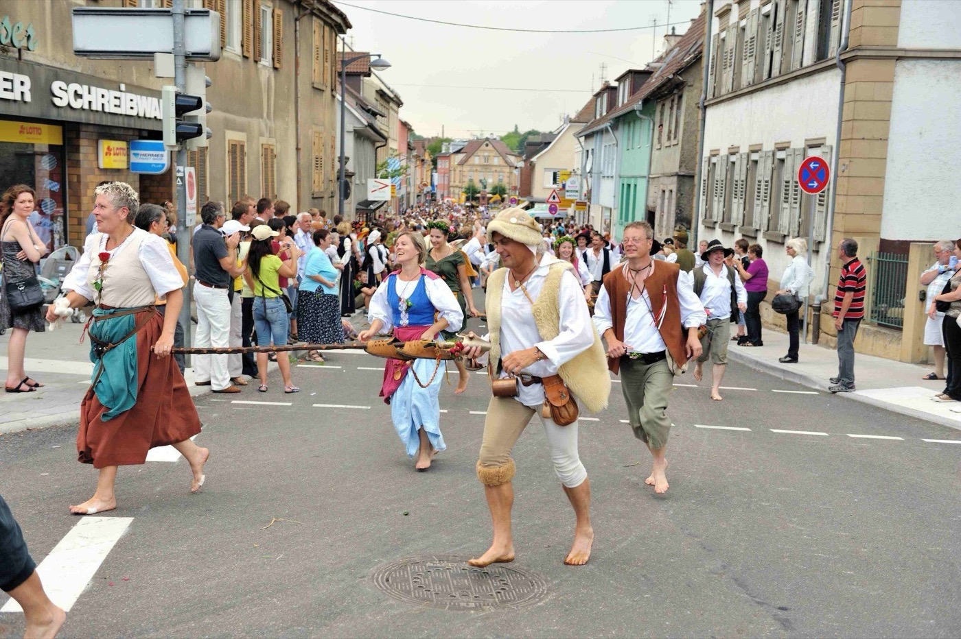 Peter- und Paul-Festumzug mit Schäferin Birgit